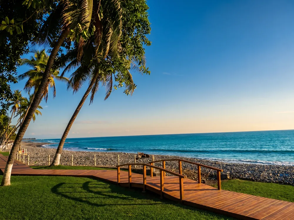 Beach Club at El Sunzal with private Pacific beach access, pool, bar and restaurant