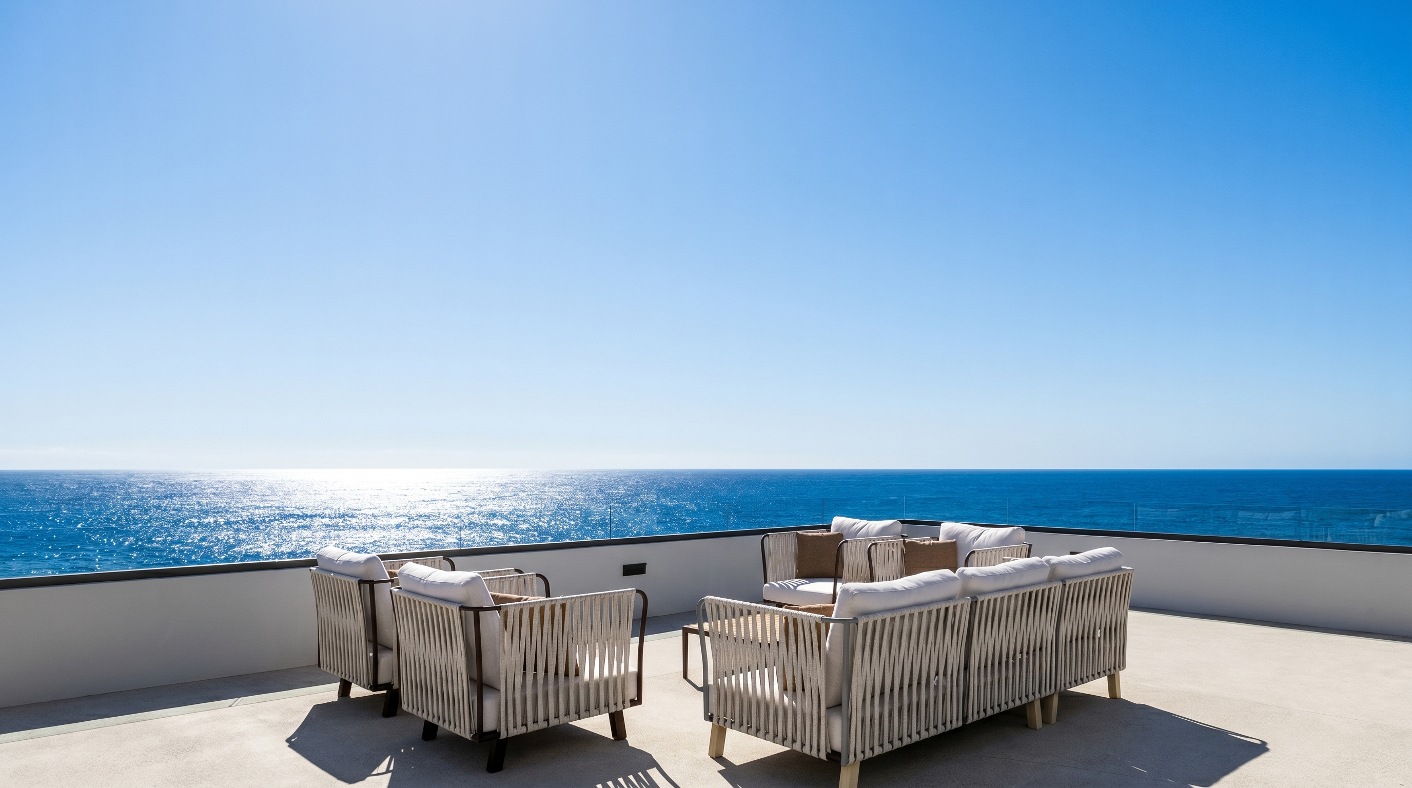 Rooftop terrace overlooking the Pacific Ocean — El Alto OceanView Residences